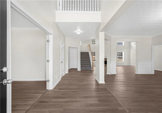 Photo 4 of Single family home for sale at 1087 Crown Landing Pkwy, Mcdonough, GA 30252 | MLS# 7723551 | Listing updated on 2026-09-23