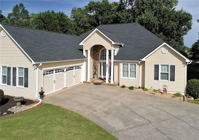 2nd image of 4010 Churchill Downs Dr, Gainesville, GA 30507 | MLS# 7790836