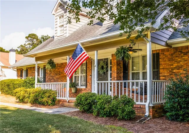 Photo 3 of Single family home for sale at 184 Wildflower Dr, Social Circle, GA 30025 | MLS# 7828501 | Listing updated on 2026-09-09