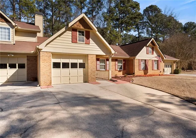 Homes for sale in Peachtree City, GA | 2 Dover Trl, Peachtree City, GA 30269 | MLS# 7713636