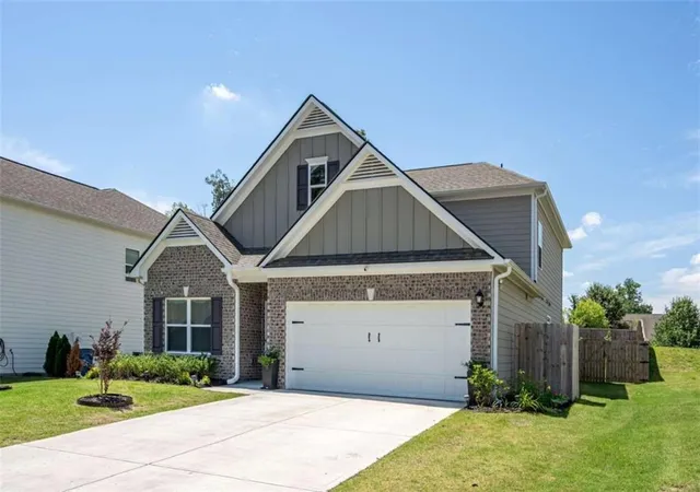 Photo 2 of Sale Pending at 10 Majestic Oaks Way, Rome, GA 30165 | MLS# 7784587 | Listing updated on 2026-09-16