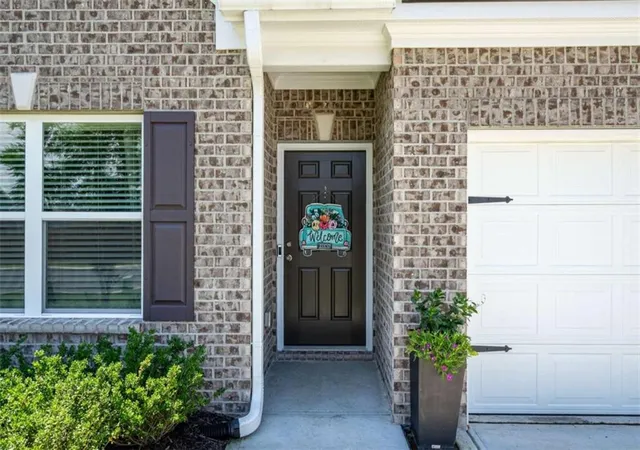 Photo 3 of Sale Pending at 10 Majestic Oaks Way, Rome, GA 30165 | MLS# 7784587 | Listing updated on 2026-09-16