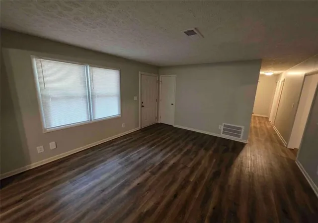 3rd image of 450 Glenwood Dr, Monroe, GA 30655 | MLS# 7778351