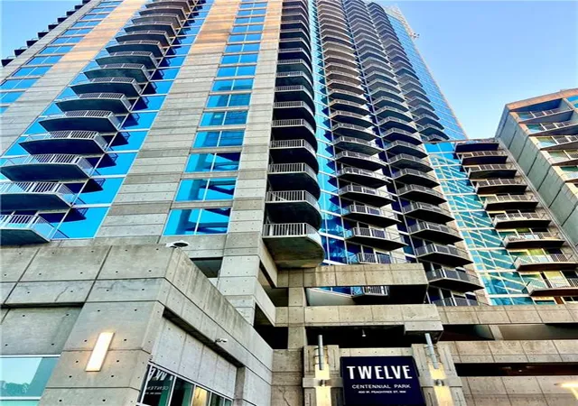 Photo 3 of Sale Pending at 400 W Peachtree St Nw #1804, Atlanta, GA 30308 | MLS# 7773048 | Listing updated on 2026-09-09