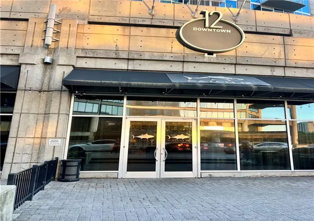 Photo 3 of Sale Pending at 400 W Peachtree St NW #1804, Atlanta, GA 30308 | MLS# 7773048 | Listing updated on 2026-09-09