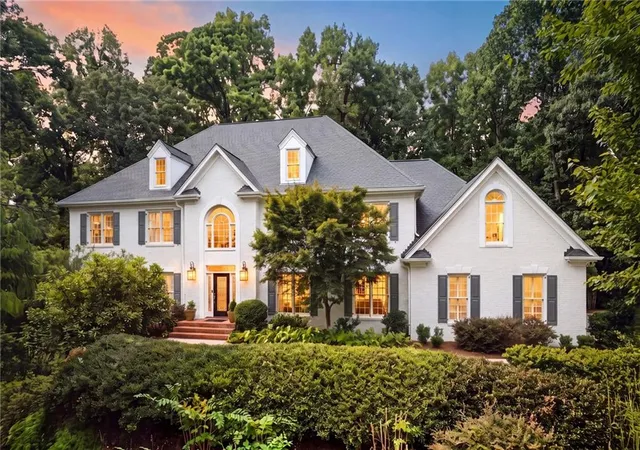 Photo 2 of Sale Pending at 2134 River Cliff Dr, Roswell, GA 30076 | MLS# 7823068 | Listing updated on 2026-09-11