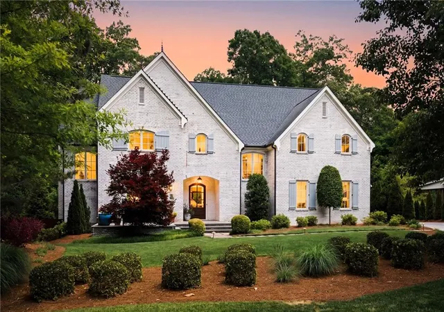 Photo 2 of Single family home for sale at 6321 Hunting Crk Rd, Sandy Springs, GA 30328 | MLS# 7768120 | Listing updated on 2026-08-30