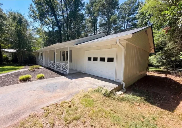 Photo 22 of Single family home for sale at 1181 Bouldercrest Cir, Watkinsville, GA 30677 | MLS# 7828493 | Listing updated on 2026-09-08