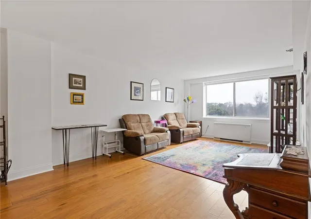 2nd image of 2479 Peachtree Rd Ne #402, Atlanta, GA 30305 | MLS# 7698266