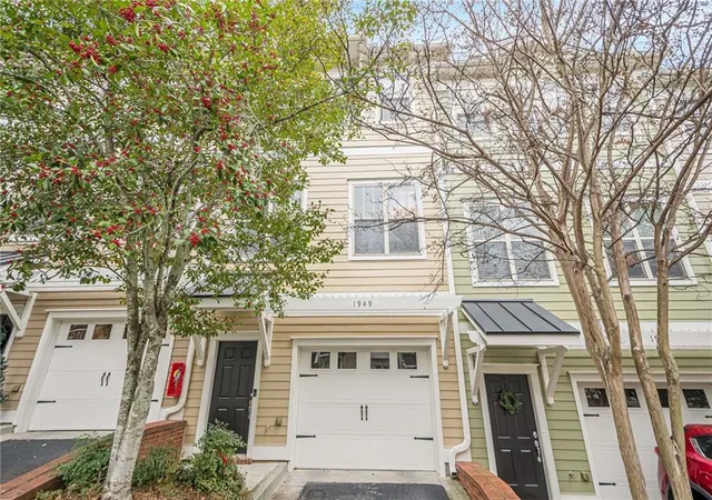 Homes for sale in Atlanta, GA | 1949 Sterling Oaks Cir Ne #13, Atlanta, GA 30319 | MLS# 7801061