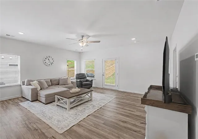 2nd image of 103 Sycamore Ln, Calhoun, GA 30701 | MLS# 7797062