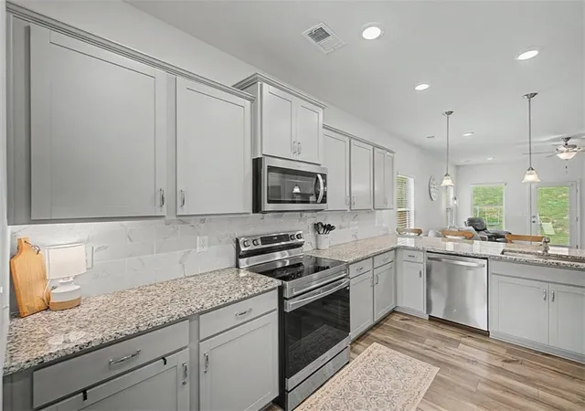 3rd image of 103 Sycamore Ln, Calhoun, GA 30701 | MLS# 7797062