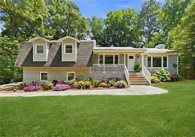 1st image of 173 Brookwood Dr, Canton, GA 30114 | MLS# 7801197
