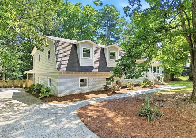 2nd image of 173 Brookwood Dr, Canton, GA 30114 | MLS# 7801197