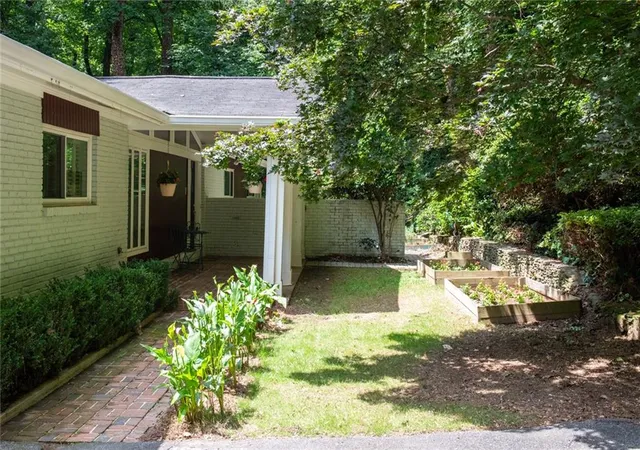 Photo 3 of Single family home for sale at 3700 Cloudland Dr NW, Atlanta, GA 30327 | MLS# 7780231 | Listing updated on 2026-07-11