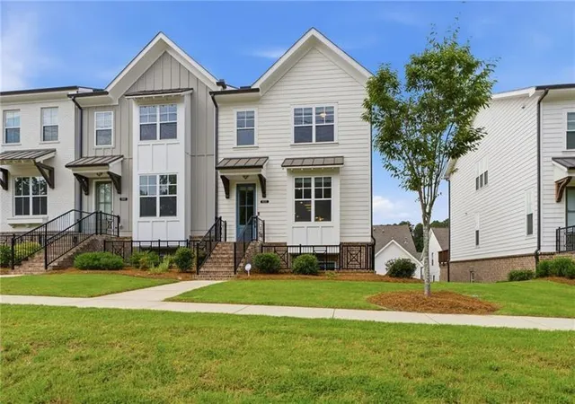 2nd image of 835 Green Sapling Trl, Suwanee, GA 30024 | MLS# 7824151