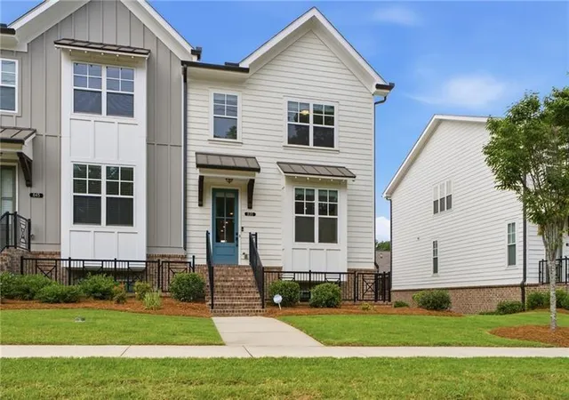 3rd image of 835 Green Sapling Trl, Suwanee, GA 30024 | MLS# 7824151