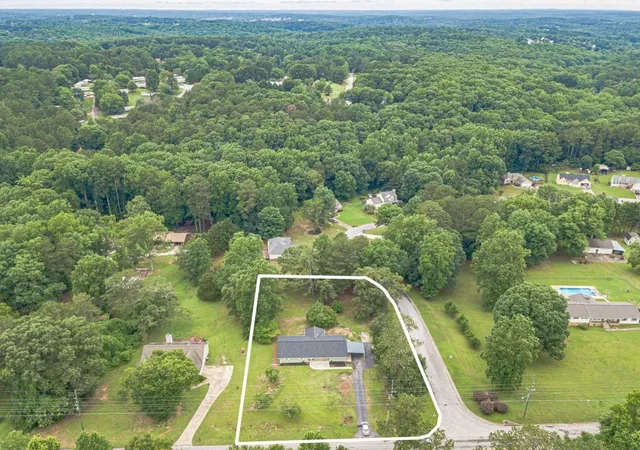 Photo 3 of Sale Pending at 2291 Piney Grv Rd, Loganville, GA 30052 | MLS# 7790794 | Listing updated on 2026-08-06