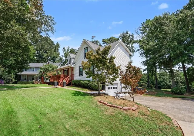 Photo 3 of Single family home for sale at 8922 Western Pines Dr, Douglasville, GA 30134 | MLS# 7828594 | Listing updated on 2026-09-10