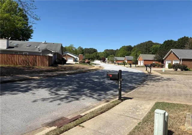 4th image of 300 Wilbanks Dr, Fayetteville, GA 30215 | MLS# 7750139