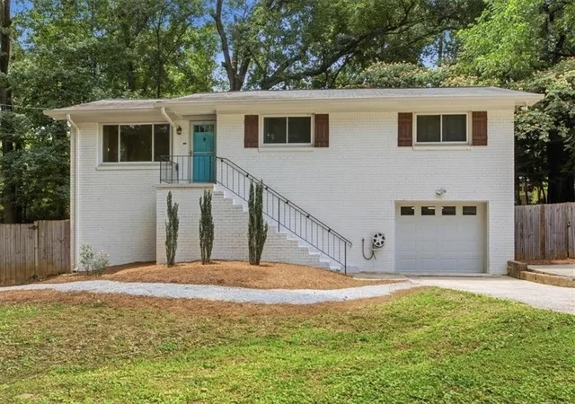 Photo 1 of Sale Pending at 3424 Shawnee Trl Se, Smyrna, GA 30080 | MLS# 7793975 | Listing updated on 2026-08-10
