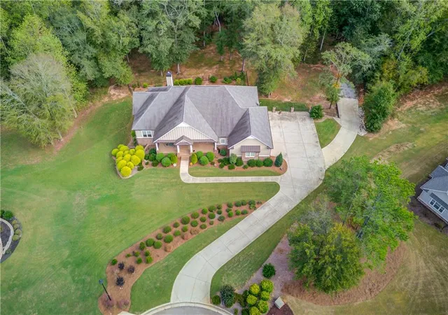 Homes for sale in Hoschton, GA | 624 Skyland Dr, Hoschton, GA 30548 | MLS# 7679865
