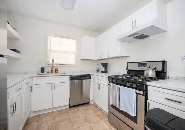 3rd image of 208 Natchez Tr, Atlanta, GA 30350 | MLS# 7782735