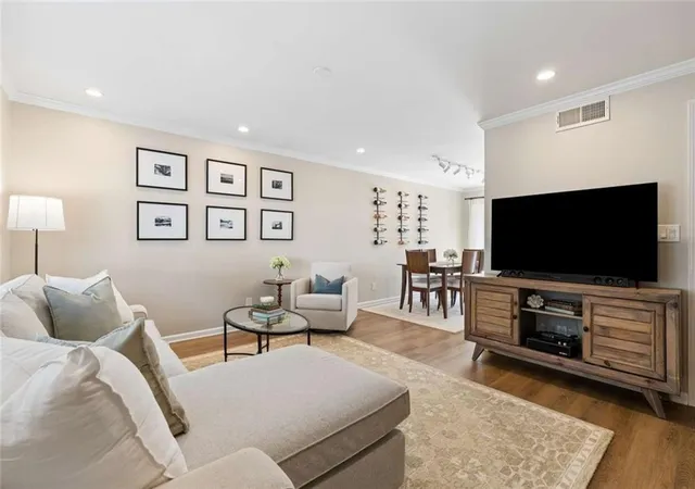Photo 3 of Townhouse for sale at 136 Nw Peachtree Memorial Dr Nw #VA 1, Atlanta, GA 30309 | MLS# 7828486 | Listing updated on 2026-09-13