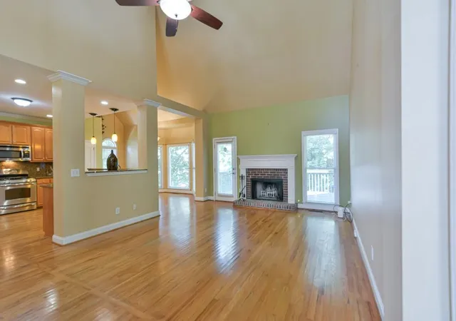 Photo 3 of Sale Pending at 3243 Summer Stream Ln, Kennesaw, GA 30152 | MLS# 7824752 | Listing updated on 2026-09-26