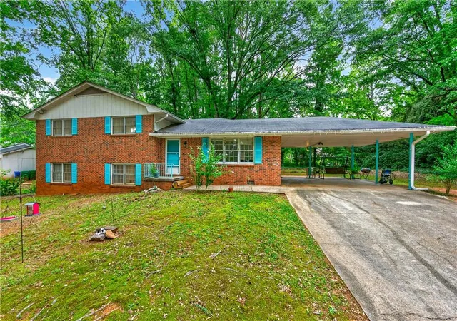 2nd image of 4894 Candlewood Ln, Stone Mountain, GA 30088 | MLS# 7780912