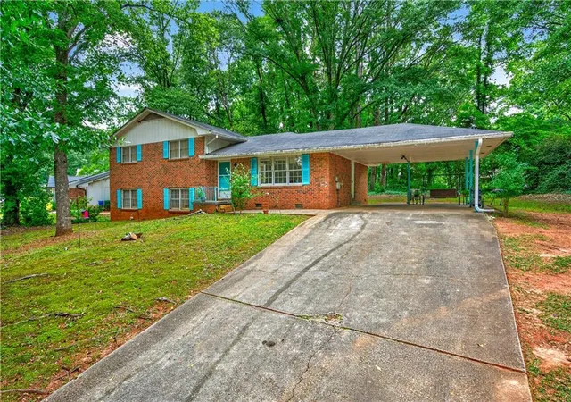 3rd image of 4894 Candlewood Ln, Stone Mountain, GA 30088 | MLS# 7780912