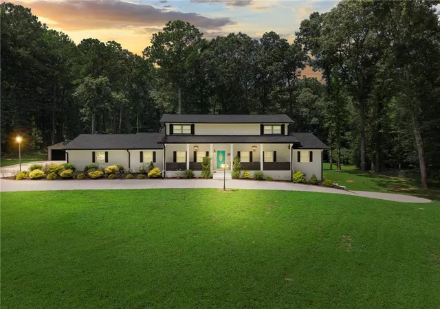 3rd image of 8890 Rum Ridge Dr, Jonesboro, GA 30236 | MLS# 7822700