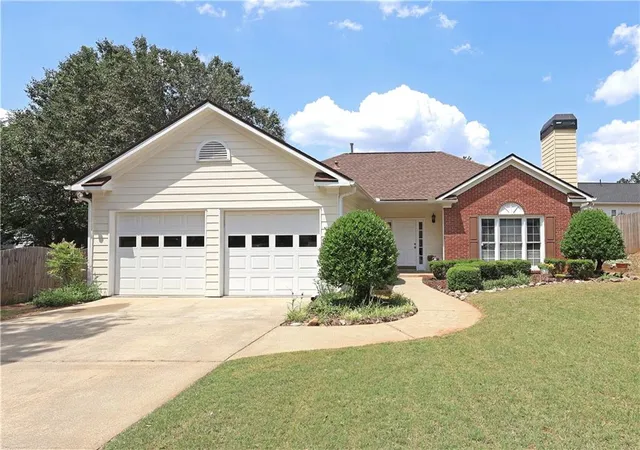1st image of 2813 Colleton Dr, Marietta, GA 30066 | MLS# 7798939