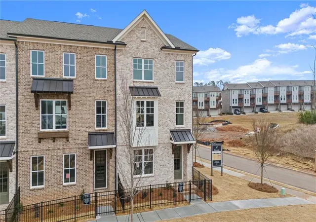 2nd image of 3242 Brunel Ln #13, Peachtree Corners, GA 30092 | MLS# 7821356