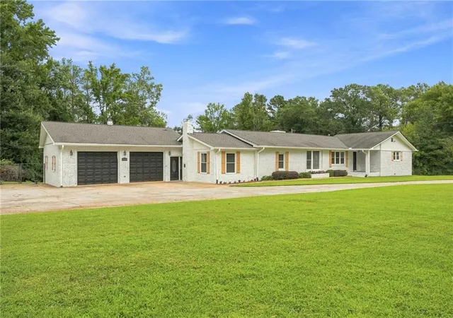 Photo 1 of Single family home for sale at 2716 S 16 Highway, Carrollton, GA 30116 | MLS# 7822540 | Listing updated on 2026-08-18