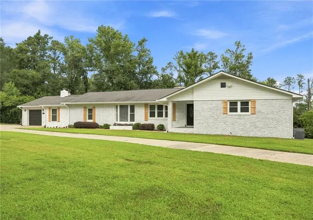Photo 2 of Single family home for sale at 2716 S 16 Highway, Carrollton, GA 30116 | MLS# 7822540 | Listing updated on 2026-08-18