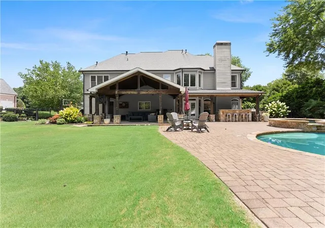Photo 1 of Sale Pending at 320 Wigton Dr, Alpharetta, GA 30004 | MLS# 7793895 | Listing updated on 2026-08-03