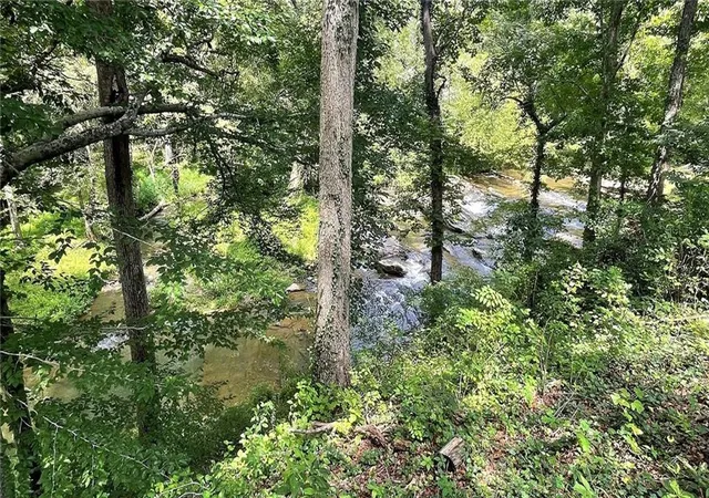 Photo 3 of Sale Pending at 156 Thundering Waters Dr, Cornelia, GA 30531 | MLS# 7815366 | Listing updated on 2026-09-28