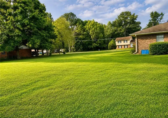Photo 2 of Sale Pending at 946 Cochise Trl Se, Conyers, GA 30094 | MLS# 7829736 | Listing updated on 2026-09-15