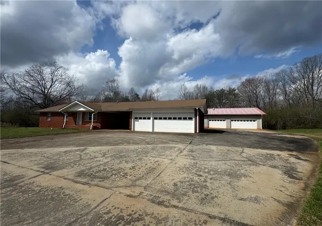 Homes for sale in Dahlonega, GA | 4541 Cavender Creek Road, Dahlonega, GA 30533 | MLS# 7789445