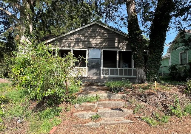 1st image of 729 High St Se, Gainesville, GA 30501 | MLS# 7822650