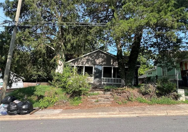 2nd image of 729 High St Se, Gainesville, GA 30501 | MLS# 7822650