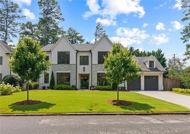 Photo 2 of Single family home for sale at 4550 Jolyn Pl, Sandy Springs, GA 30342 | MLS# 7830387 | Listing updated on 2026-09-01