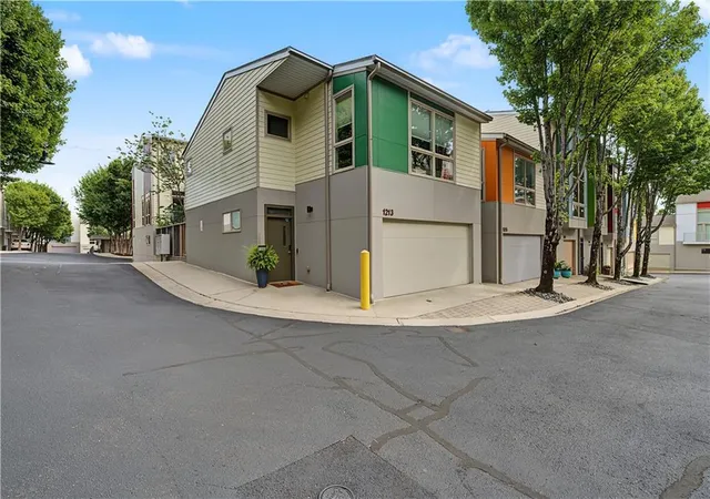 Photo 1 of Sale Pending at 1213 Van Allen Mews Nw, Atlanta, GA 30318 | MLS# 7772492 | Listing updated on 2026-09-06
