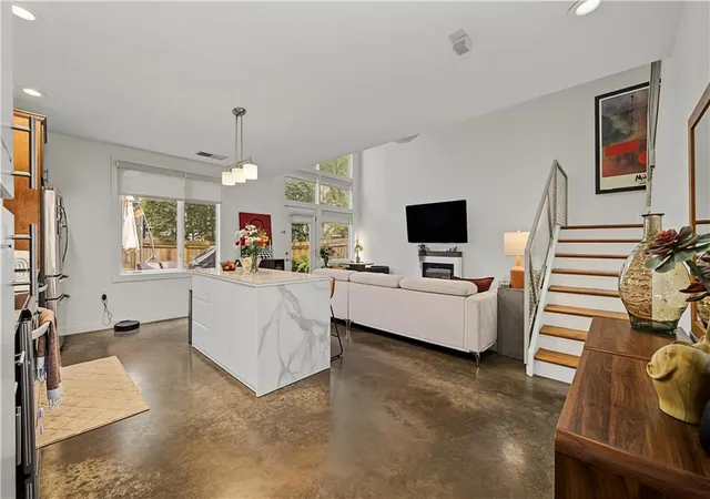 Photo 2 of Sale Pending at 1213 Van Allen Mews Nw, Atlanta, GA 30318 | MLS# 7772492 | Listing updated on 2026-09-06