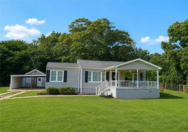 Homes for sale in Jefferson, GA | 194 Park Dr, Jefferson, GA 30549 | MLS# 7799366