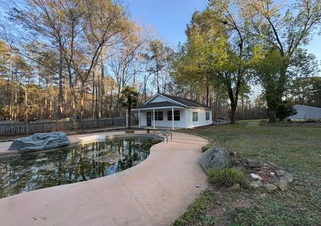 Homes for sale in Griffin, GA | 2518 W Mcintosh Rd, Griffin, GA 30223 | MLS# 7737883
