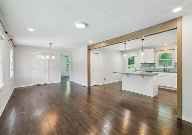 Photo 3 of Sale Pending at 1652 Detroit Ave NW, Atlanta, GA 30314 | MLS# 7748922 | Listing updated on 2026-09-10