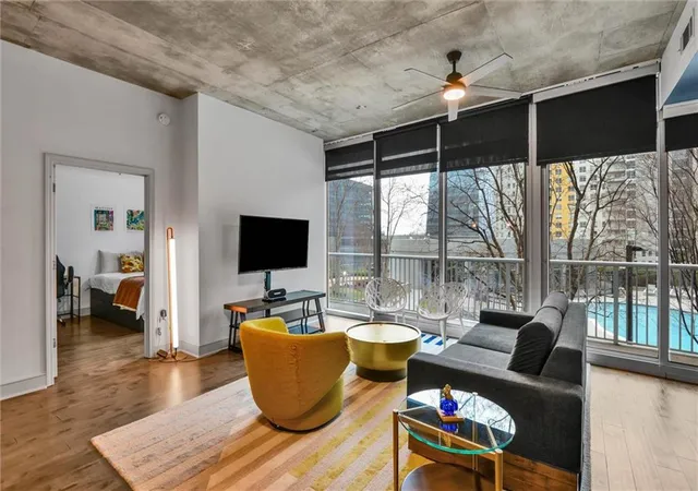 3rd image of 950 W Peachtree St Nw, Atlanta, GA 30309