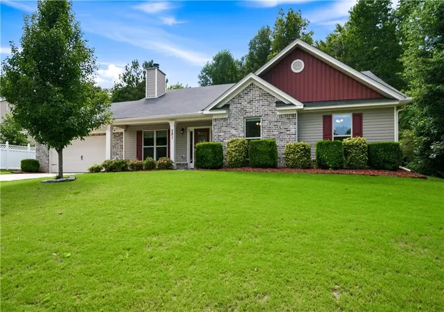 Photo 2 of Single family home for sale at 281 Petal Crk Ln, Jefferson, GA 30549 | MLS# 7805844 | Listing updated on 2026-08-28